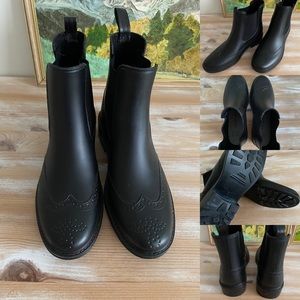 Rain boots Size 6